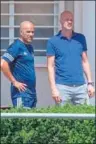  ??  ?? Bosz, con Jordi Cruyff.