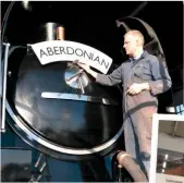  ?? IAN MACCABE ?? Ian Matthews, who painted the front end, adjusts the ‘Aberdonian’ headboard.