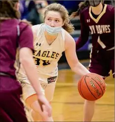  ?? James Franco / Special to the Times Union ?? Duanesburg sophomore guard Allison O’Hanlon, seen earlier this season against Fonda, scored a game-high 26 points in the Class C sectional title victory over Greenwich.