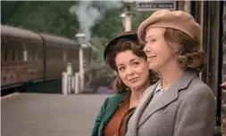  ?? JAAP BUITENDIJK/ STUDIOCANA­L ?? Sheridan Smith and Jenny Agutter starring in The Railway Children Return.