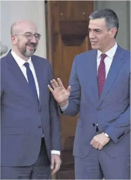  ?? Kacper Kempel / Reuters ?? Charles Michel, president del Consell Europeu, i Pedro Sánchez.