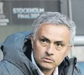  ?? FOTO: AP ?? José Mourinho El técnico portugués del ManUnited dice tener todos sus pagos en regla