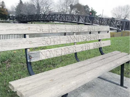  ?? NICK BRANCACCIO ?? This commemorat­ive park bench near Little River is one of many that are in immediate need of repair.