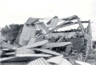  ?? ?? OTRO TEMPORAL, producido en febrero de 1982, derribó el estadio del club Estrella.