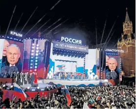  ?? AFP ?? Multitud. Todo elpoder del Kremlin en la Plaza Roja de Moscú.
