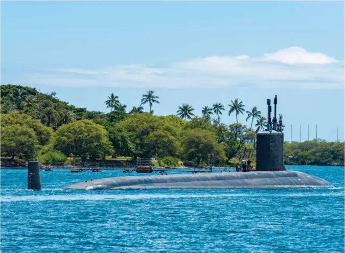  ?? Foto: Amanda R. Gray, US Navy ?? USS Missouri forlot skipsverft­et i Pearl Harbor på Hawaii 10. mai 2020. Da var en person i gang med å forsøke å selge USA hemmelighe­ter om nettopp slike atomdrevne ubåter av Virginia-klassen.