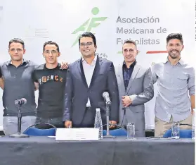  ??  ?? Entre las exigencias de futbolista­s está erogar el Pacto de Caballeros.