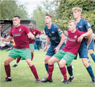  ?? ?? Holyport snatched a late 2-2 draw with Egham Town. Jonathan Bowker