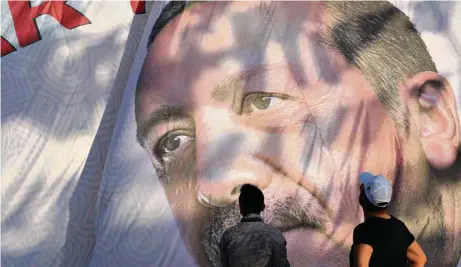  ?? (GORAN TOMASEVIC/REUTERS) ?? Certains Turcs qui voyaient en Recep Tayyip Erdogan un démocrate convaincu suivent dorénavant avec inquiétude sa dérive autoritair­e.