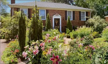  ?? Adrian Higgins / Washington Post News Service ?? David Leider and Jane Gamble have turned a lawn- and shrub-filled yard into a wildlife garden of delight.