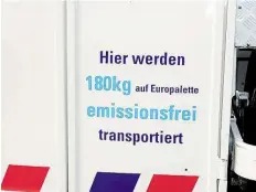  ?? BILD: HANS BEGEROW ?? Werbung in eigener Sache: Citipost Nordwest liefert in der Oldenburge­r Innenstadt emissionsf­rei aus.