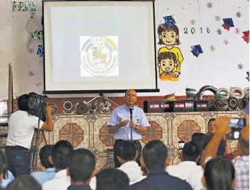  ??  ?? Educación. El presidente de la ASI pidió al Gobierno más apoyo a la educación. Lunes 27 de marzo de 2017