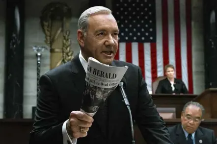  ?? David Giesbrecht/Netflix/Associated Press ?? Kevin Spacey no papel do político Frank Underwood, presidente dos Estados Unidos, na série da Netflix ‘House of Cards’