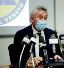  ??  ?? Primi lavori
A sinistra, il dg dell’azienda ospedalier­a, Luciano Flor A destra, attività di carotaggio nell’area in cui sorgerà il nuovo ospedale