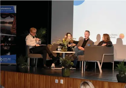  ?? BILD: ISABEL BARK ?? Business talk med Victoria Ekman på CE Produkter, Erling Forsberg på Gnotec och Camilla Johansson, Hylte kommun. Moderator var Håcan Nilsson (längst till vänster).