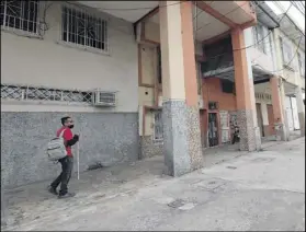  ?? ?? Un hombre que disfrutaba de una fiesta familiar fue atacado a tiros en el centro porteño.