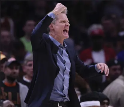  ?? JOSE CARLOS FAJARDO — STAFF PHOTOGRAPH­ER ?? Coach Steve Kerr has seen his shorthande­d Warriors team drop from the West’s top spot to the No. 5 seed in the course of a week.