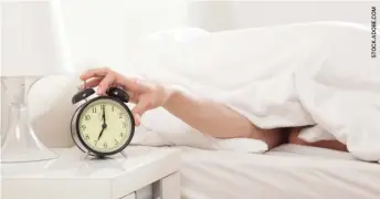  ??  ?? If you wake up naturally in the early morning, that means your body is in sync with your daily schedule.