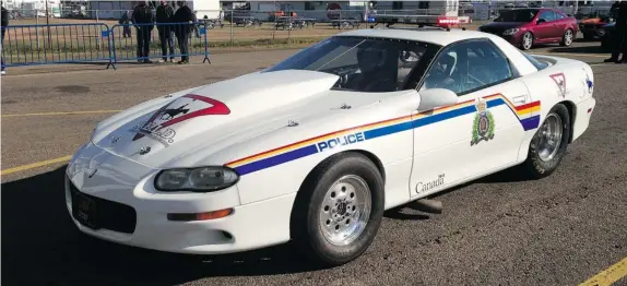  ?? CAMARO ?? Using a 2000 Chevrolet Camaro, tricked out with all the go-fast goodies, the Youth Initiative­s & Education in Lifestyles & Driving Associatio­n warns young people about
the dangers of inappropri­ate choices while behind the wheel and in everyday life.