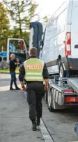  ?? Foto: Weizenegge­r (Symbol) ?? Doe Polizei kontrollie­rte einen Transpor‰ ter auf der A8.