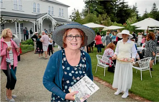  ?? MARK TAYLOR/STUFF ?? Wellington’s Sally Evers travelled north for the opening day of Hamilton’s Katherine Mansfield-themed garden.