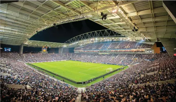  ??  ?? A FC Porto SAD apresentou prejuízos de 28,4 milhões de euros no último exercício relativo a 2017/2018