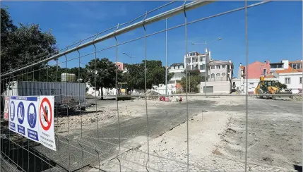  ??  ?? Parque fica na avenida da Índia, entre a Cordoaria Nacional e a sede da União das Cidades Capitais de Língua Portuguesa