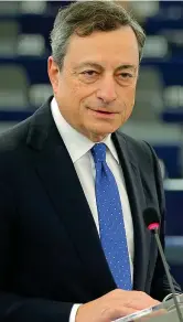  ??  ?? Il presidente della Banca centrale europea, Mario Draghi: dopo la bocciatura della Dbrs sarà più costoso finanziars­i presso l’istituto di Francofort­e