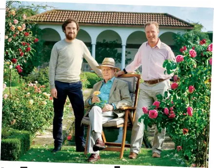  ??  ?? David (centre) with his grandson Richard (left) and son David Jr