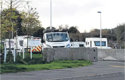  ?? Picture: Mhairi Edwards. ?? A site blocked off on Arran Road, Perth, where Travellers have returned.