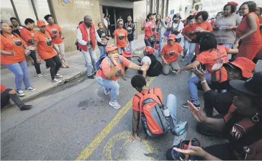  ?? Picture: Refilwe Modise ?? TO THE BITTER END. Nehawu members protest outside the Gauteng premier’s office in Johannesbu­rg yesterday. Nehawu has been on strike since March 13.