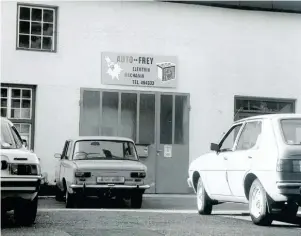  ??  ?? 1971 gründete Walter Frey eine freie Kfz-Werkstatt in der Gersthofer Stadtmitte, zunächst als Einmannbet­rieb.