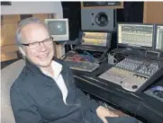  ?? JEFF BAENEN/AP FILE PHOTO ?? Singer Bobby Vee stopped performing in 2011 after being diagnosed with Alzheimer’s disease.