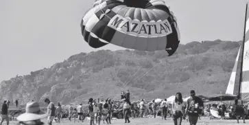  ?? FOTO: VÍCTOR HUGO OLIVAS ?? Revisaron a los paracaídas y demás atractivos turísticos.