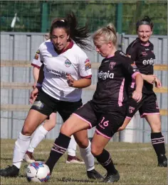  ??  ?? Nicola Sinnott shields the ball from Lucia Lobata of Galway during the home win on Saturday.