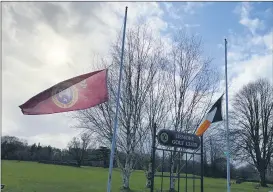  ?? ?? Flags flown at half mast at Lismore Golf Club, in honour of Tom Lineen.