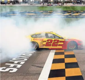  ?? JAMIE SQUIRE/NASCAR GETTY IMAGES ?? Joey Logano had to wait 224 days between NASCAR victory burnouts.