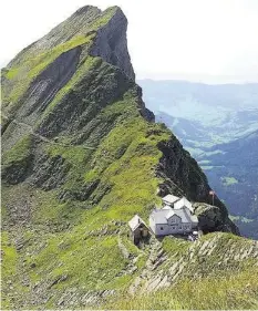  ?? @ALINEDABRE­U ?? Ganz schön anstrengen­d – Wanderung zum Säntis.