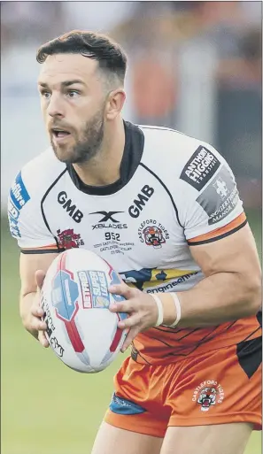  ?? PICTURE: ALLAN MCKENZIE/SWPIX.COM ?? OUTSTANDIN­G: Luke Gale has been quick to praise the effortts of his Castleford Tigers’ team-mates who have taken the club to a second succesive semi-final as he recovered from injury.