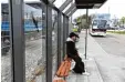  ?? Foto: S. Wyszengrad ?? Der Busbahnhof bietet den Reisenden nun einen Unterstand.
