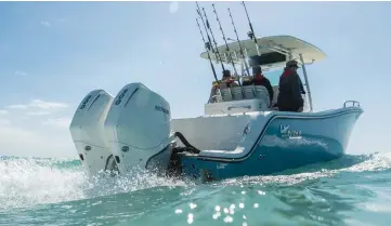  ??  ?? The new Mercury V-8 outboards have the narrowest profile and mount on 26-inch centers.