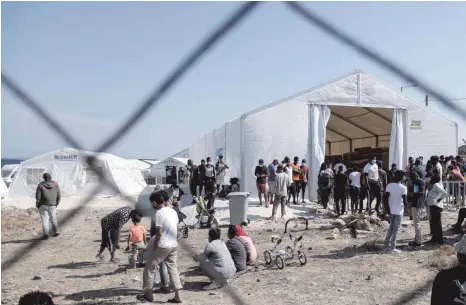  ?? FOTO: NIK OIKO/IMAGO IMAGES ?? Die Länder an den EU-Außengrenz­en fürchten, dass Lager wie auf Lesbos zum Dauerprovi­sorium werden könnten.