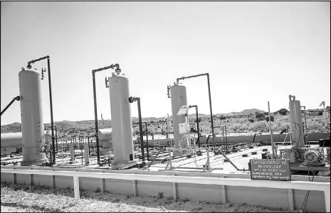  ??  ?? In photo are equipment at a fracking well at Capitan Energy in Culberson County, Texas. For oil and gas producers in the world’s largest oil field, straddling the border between Texas and New Mexico, the losses due to the collapse of oil prices are colossal.