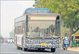  ?? PARVEEN KUMAR / HT ?? Till the end of September, GMCBL was operating 26 routes in Gurugram with a total of 150 buses and 11 routes in Faridabad with 50 buses. Four routes in Gurugram were shut in October.