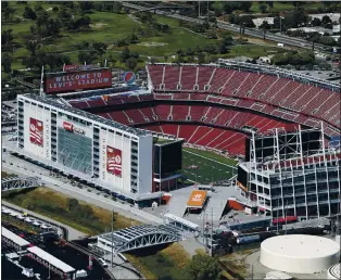  ?? KARL MONDON — STAFF ARCHIVES ?? San Francisco 49ers officials have offered up Levi’s Stadium as a possible mass COVID-19 vaccinatio­n site.