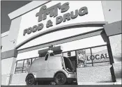  ?? BRIAN SKOLOFF/AP ?? The R1, created to deliver groceries, sits outside a Fry’s grocery store in Scottsdale, Ariz., on Tuesday.