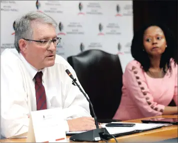  ?? PICTURE: DOCTOR NGCOBO ?? UKZN vice-chancellor Dr Albert van Jaarsveld with Normah Zondo at a media briefing.