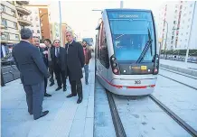  ?? AYTO. SEVILLA ?? El alcalde, en una visita hace unos meses a las obras.