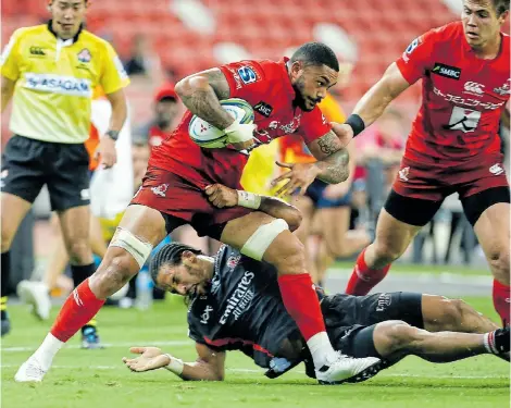  ?? Picture: FELINE LIM/REUTERS ?? END OF THE ROAD: Rahboni Warren Vosayaco of the Sunwolves in action. The coronaviru­s pandemic has accelerate­d the Japanese franchise’s exit from Super Rugby