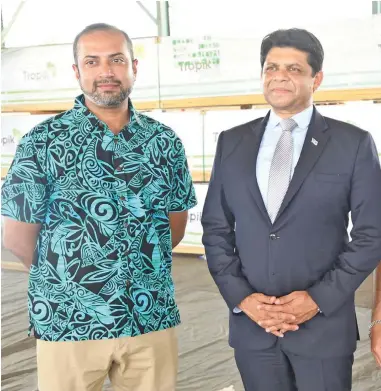  ?? Photo: DEPTFO ?? Pine Group of Companies executive chairman, Faiz Khan during and Acting Prime Minister and Attorney General Aiyaz Sayed-Khaiyum during the bonus payout in at the Tropix Woods Complex at Drasa, Lautoka on December. 6, 2018.